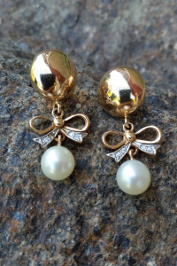 Timanteilla ja viljellyillä helmillä 7mm